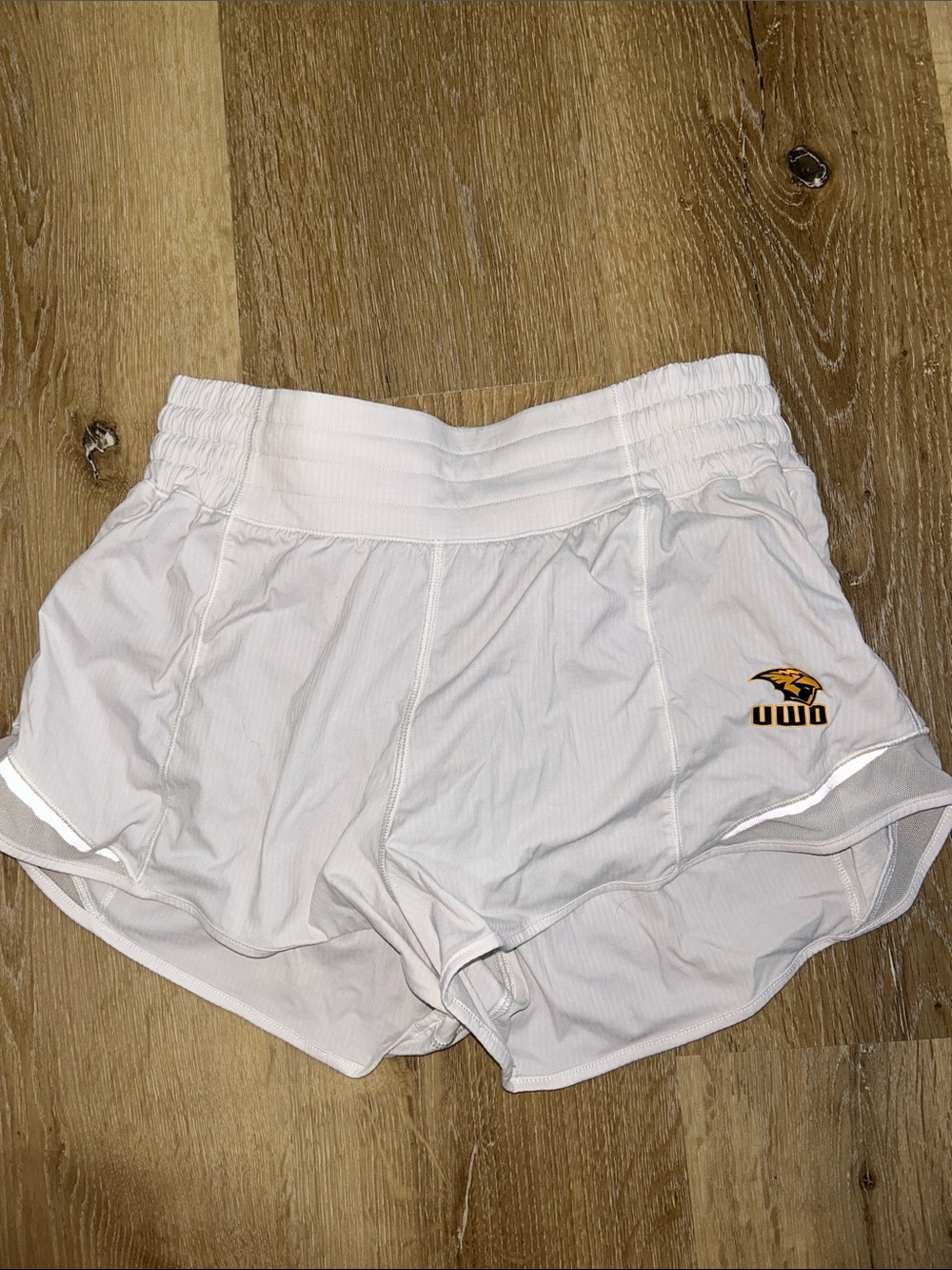 Lululemon Hotty Hot Shorts UWO Size 6